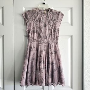 Excellent used condition! Free People Laurel Lace Dress in Dusty Lilac size 0